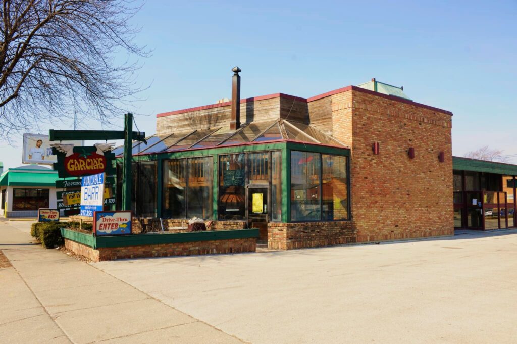 Photograph of Garcia’s Pizza in a Pan: Champaign 2nd & Green