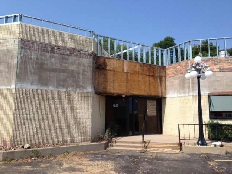 bally-tom-foolery-e-madison-facade-1024x768-1