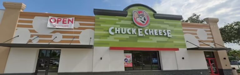 Exterior photo of Chuck E. Cheese's: West Palm Beach, FL (2471 Okeechobee Blvd)