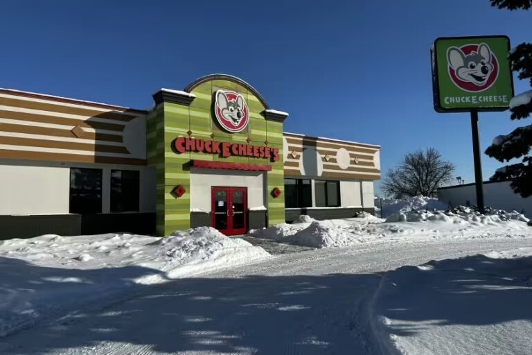Exterior photo of ShowBiz Pizza Place: Fargo, ND