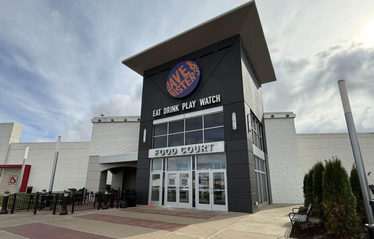 Dave & Busters: Governors Square Mall